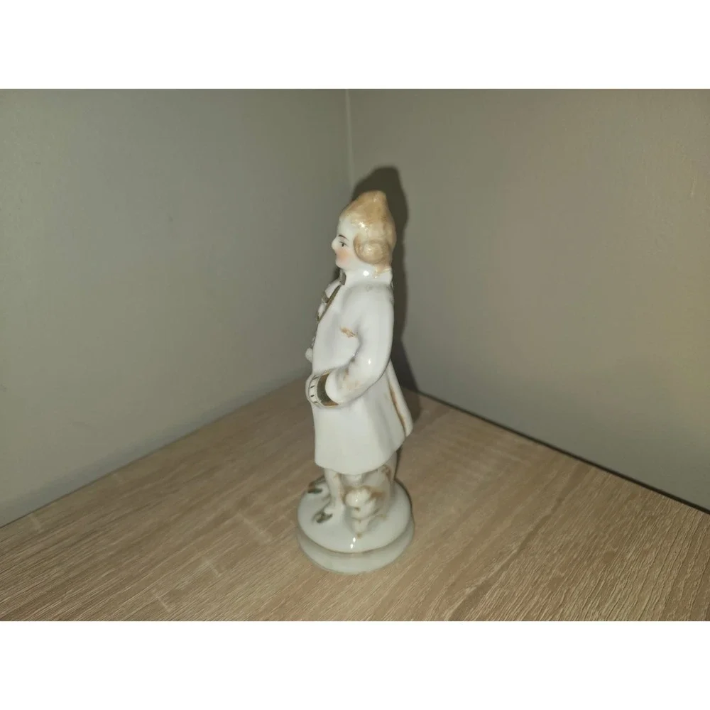 Vintage Made in Occupied Japan Porcelain Colonial Gentleman Figurine Gold White